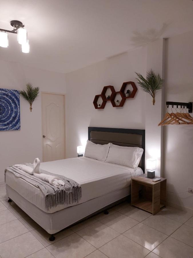 Bonsai Jacuzzi Suites Panglao-stad Buitenkant foto