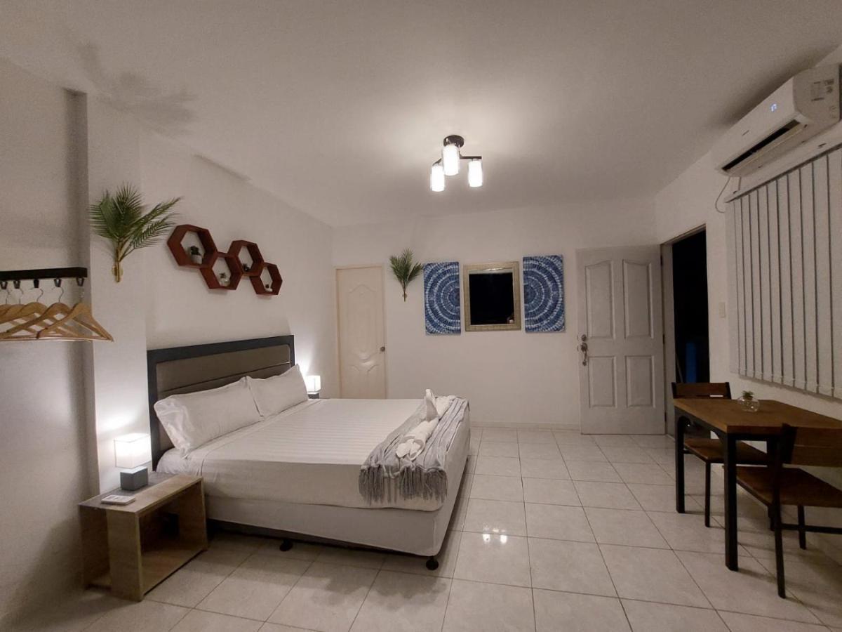 Bonsai Jacuzzi Suites Panglao-stad Buitenkant foto