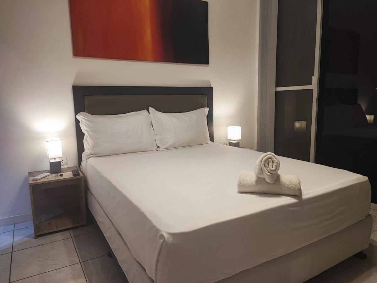 Bonsai Jacuzzi Suites Panglao-stad Buitenkant foto
