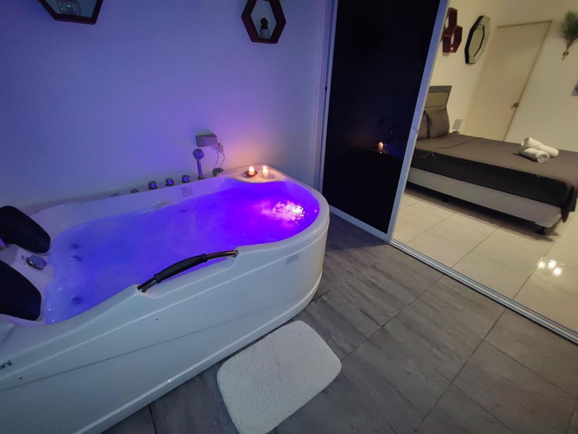 Bonsai Jacuzzi Suites Panglao-stad Buitenkant foto