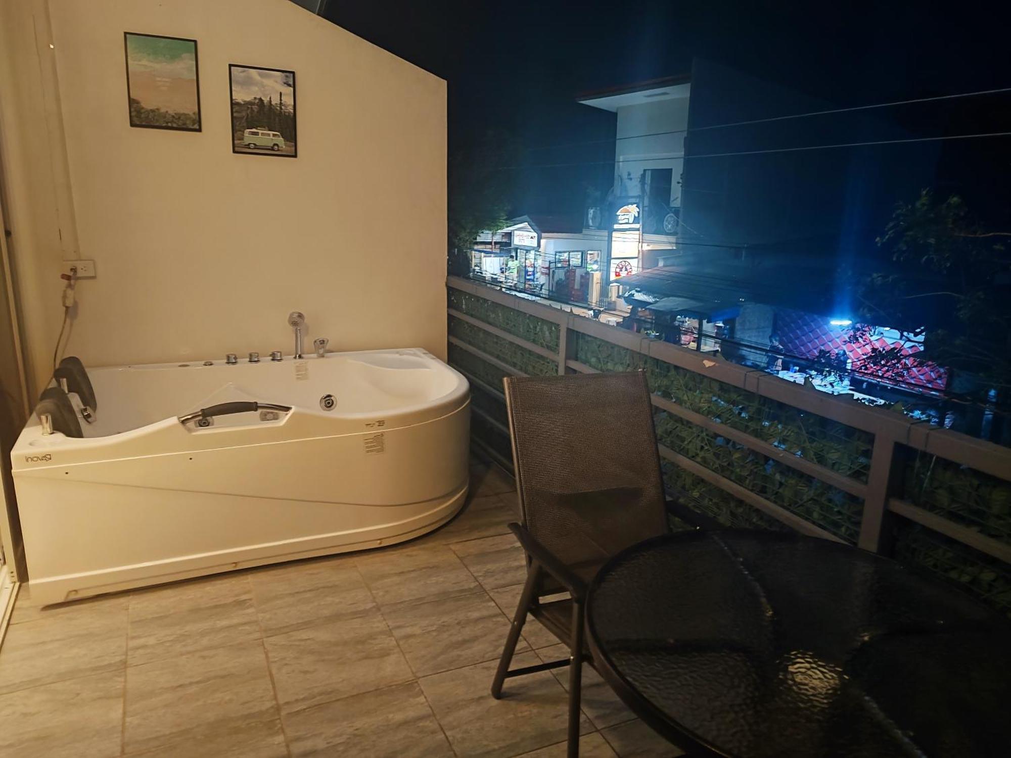 Bonsai Jacuzzi Suites Panglao-stad Buitenkant foto